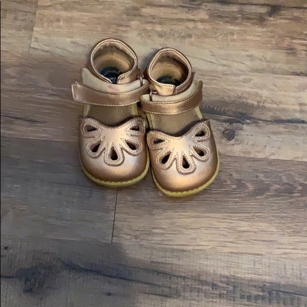Livie and Lucas size 5